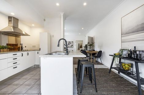Photo of property in 12 Richmond Street, Fitzroy, New Plymouth, 4312