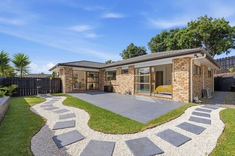 Photo of property in 8 Caldecote Place, Flat Bush, Auckland, 2019