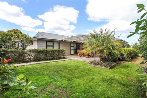Photo of property in 25 Stella Drive, Clarks Beach, 2122