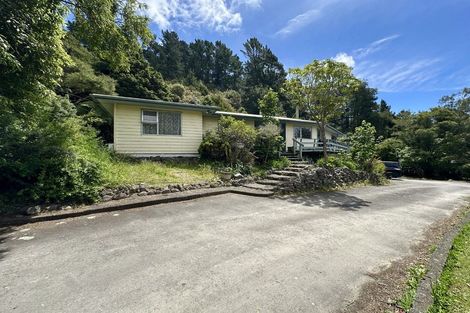 Photo of property in 480 Stokes Valley Road, Stokes Valley, Lower Hutt, 5019