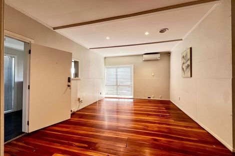 Photo of property in 73 West Coast Road, Glen Eden, Auckland, 0602