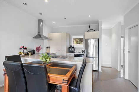 Photo of property in The Strand, 4/16 Ronald Street, Strandon, New Plymouth, 4312