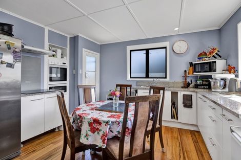 Photo of property in 2 Denby Road, Hawera, 4610