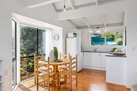 Photo of property in 8 Woodlands Avenue, Snells Beach, 0920