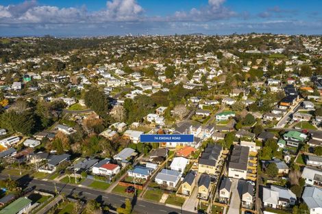 Photo of property in 2/7 Eskdale Road, Birkdale, Auckland, 0626