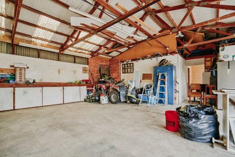 Photo of property in 18 Johnson Street, Milton, 9220