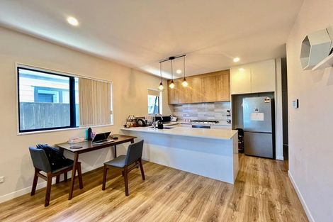 Photo of property in 12 Silver Beech Street, Takanini, 2110