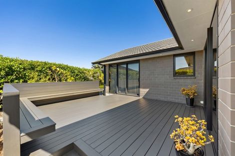 Photo of property in 5 Augusta Grove, Waiwhakaiho, New Plymouth, 4312