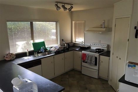 Photo of property in 1 Bosnyak Drive, Te Atatu South, Auckland, 0610