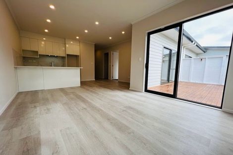 Photo of property in 82d Eversleigh Road, Belmont, Auckland, 0622