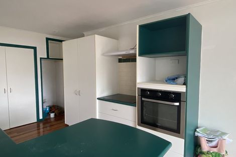 Photo of property in 98 Hillsborough Road, Hillsborough, Auckland, 1042