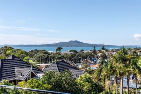 Photo of property in 2/11 Seaview Road, Castor Bay, Auckland, 0620