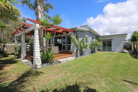 Photo of property in 223a Ocean Road, Whangamata, 3620