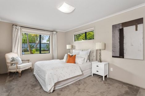 Photo of property in 17 Admirals Court Drive, Greenhithe, Auckland, 0632