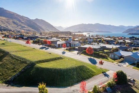 Photo of property in 14 Cochrane Close, Wanaka, 9305