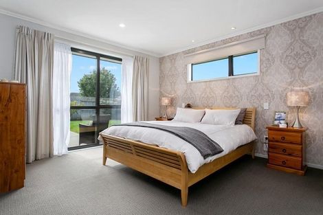 Photo of property in 19 Lilac Close, Cambridge, 3434