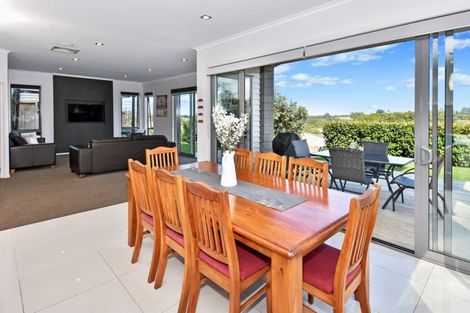 Photo of property in 6 Henriette Place, The Gardens, Auckland, 2105