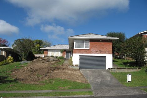 Photo of property in 17 Downsview Road, Pakuranga Heights, Auckland, 2010
