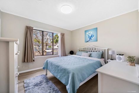Photo of property in 5 Stoll Place, Clendon Park, Auckland, 2103