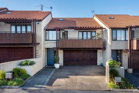 Photo of property in 10/8 Tobago Place, Sunnynook, Auckland, 0620