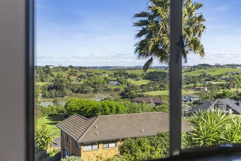 Photo of property in 133 Sandspit Road, Shelly Park, Auckland, 2014