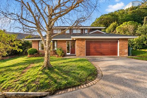 Photo of property in 39 Thatcher Crescent, Crofton Downs, Wellington, 6035