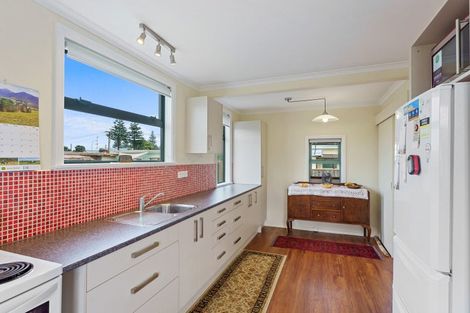 Photo of property in 3 Toi Street, Otaki Beach, Otaki, 5512