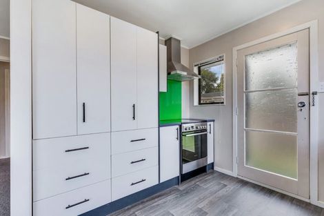 Photo of property in 2/11 Beaumaris Way, Conifer Grove, Takanini, 2112