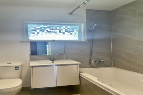 Photo of property in 2/59 Ayton Drive, Totara Vale, Auckland, 0629