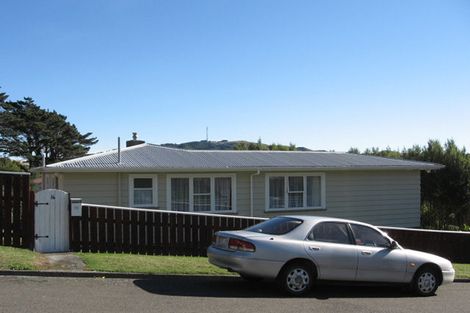 Photo of property in 16 Omega Street, Newlands, Wellington, 6037