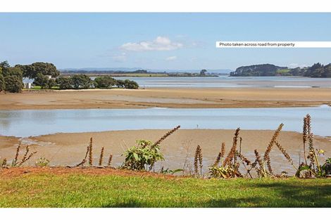 Photo of property in 8 Godwit Place, Waiuku, 2123