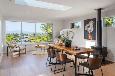 Photo of property in 86 Parr Terrace, Castor Bay, Auckland, 0620