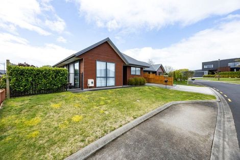 Photo of property in 11 Clifford Close, Leamington, Cambridge, 3432