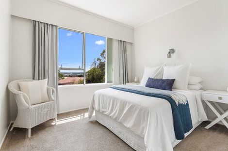 Photo of property in 2/67 Brigantine Drive, Beach Haven, Auckland, 0626