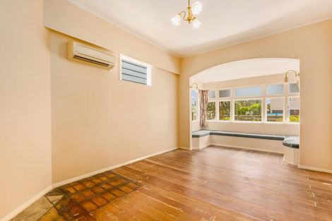 Photo of property in 23 Tuatoru Street, Eastbourne, Lower Hutt, 5013