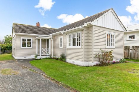 Photo of property in 8 Crawford Green, Miramar, Wellington, 6022