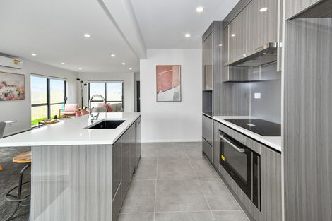 Photo of property in 4 Kaitiaki Drive, Clarks Beach, 2122