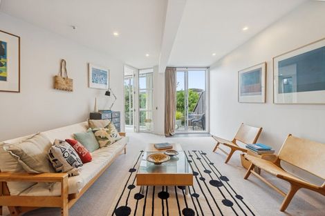 Photo of property in 22a Seaview Road, Paremata, Porirua, 5024