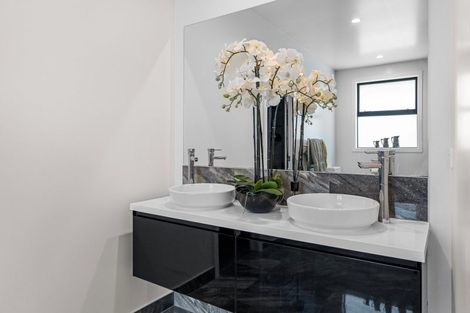 Photo of property in 24 Moira Close, Welcome Bay, Tauranga, 3175