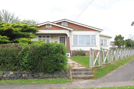 Photo of property in 21 Clayburn Road, Glen Eden, Auckland, 0602