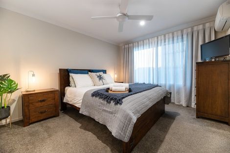 Photo of property in 2 Raptor Way, Welcome Bay, Tauranga, 3175