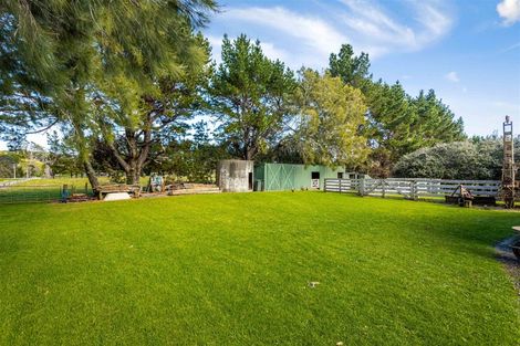 Photo of property in 192 Muriwai Valley Road, Muriwai, Waimauku, 0881