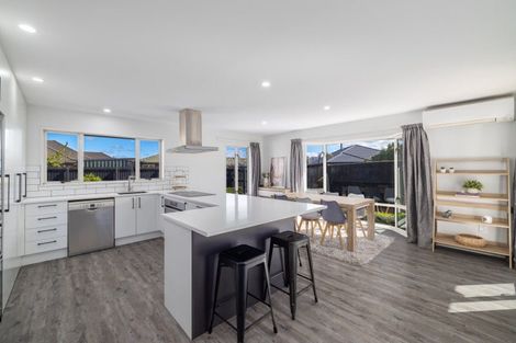 Photo of property in 39 Broadhaven Avenue, Parklands, Christchurch, 8083