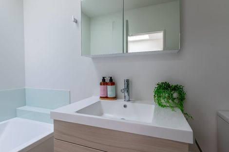 Photo of property in 4/2 Moor Avenue, Te Atatu Peninsula, Auckland, 0610