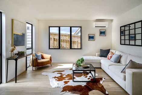 Photo of property in 18a Edgware Road, West Harbour, Auckland, 0618