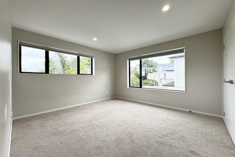 Photo of property in 6b St Catherine Crescent, West Harbour, Auckland, 0618