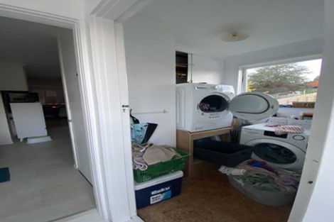 Photo of property in 58 Mcdowell Crescent, Hillcrest, Auckland, 0627