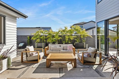 Photo of property in 9 Barque Rise, Long Bay, Auckland, 0630