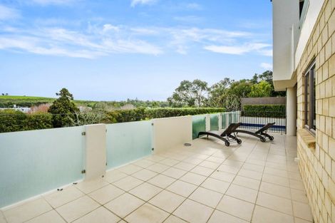 Photo of property in 10 Ronaki Road, Mission Bay, Auckland, 1071
