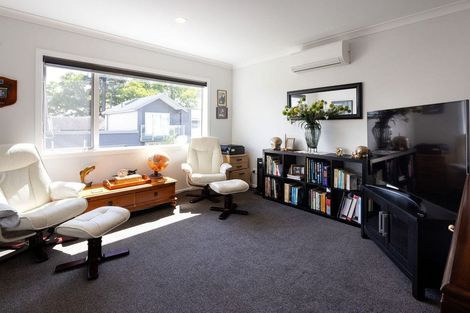 Photo of property in 11 Tucker Close, Leamington, Cambridge, 3432